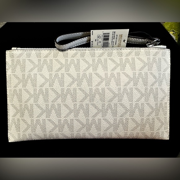 Mk logo zip clutch/wristlet nwt with bonus gift - Picture 2 of 6